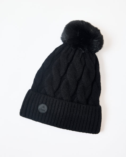 Black bobble hat