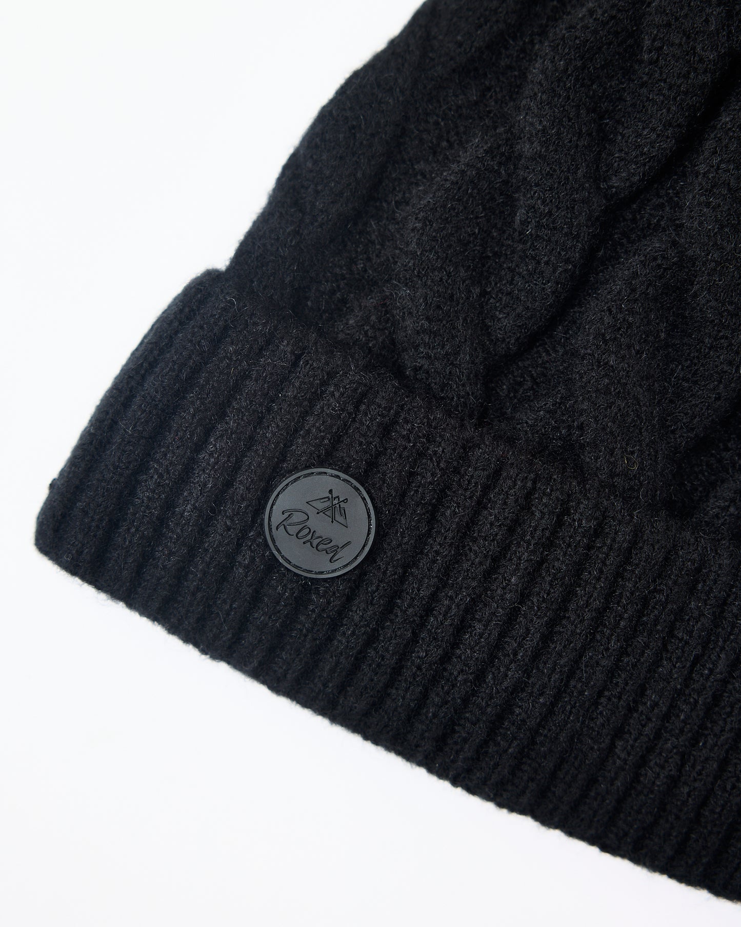 Black bobble hat